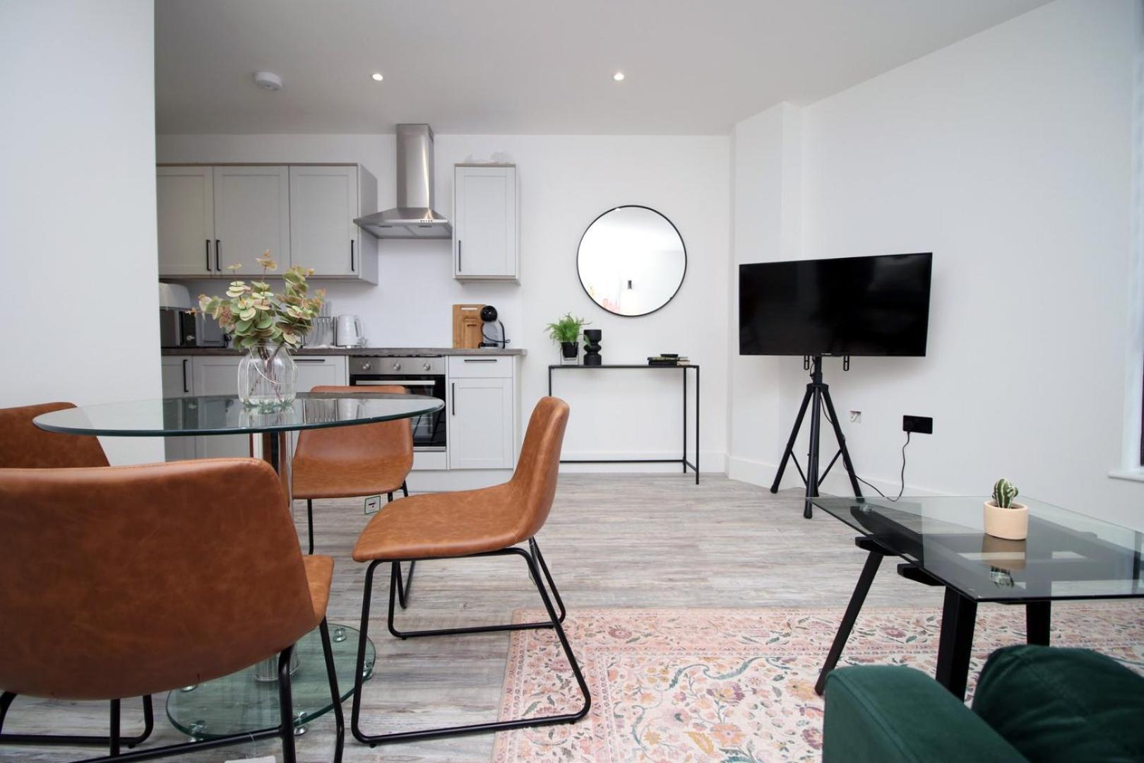 2 Bedroom With Free Parking Swindon Extérieur photo